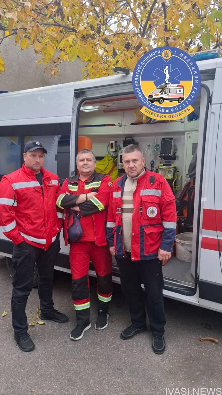 Медики одеської «екстренки» рятують життя: серця пацієнтів знову запульсували (фото)