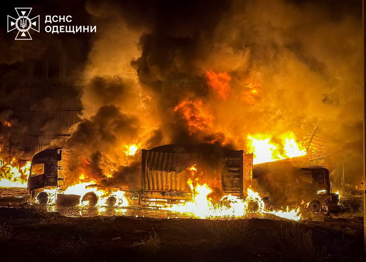 Россия атаковала контейнерный терминал под Одессой — ранены 5 человек