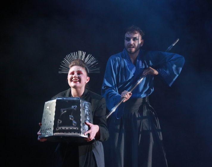 В Украинском театре покажут новый современный спектакль «Привет, монстр!»