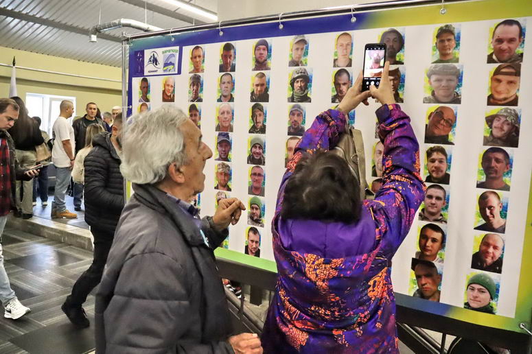 В Одессе проходит фотовыставка, посвященная пленным и пропавшим без вести