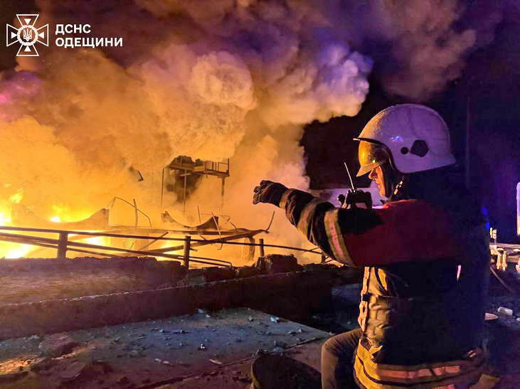 Масштабная атака по Одесщине: под ударом оказалась инфраструктура, начался пожар