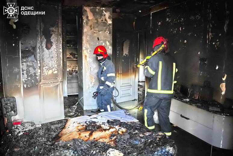 В элитном ЖК у моря в квартире взорвался павербанк — квартира сгорела