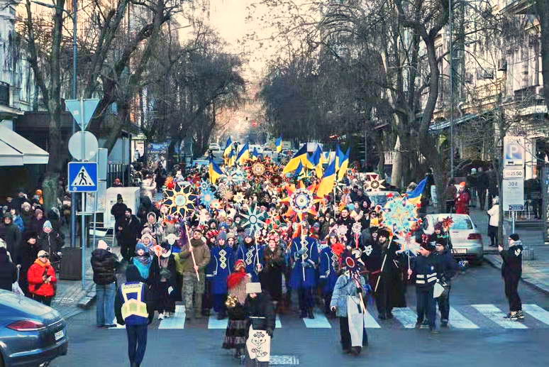 В Одессе впервые провели большую общую коляду (фото)