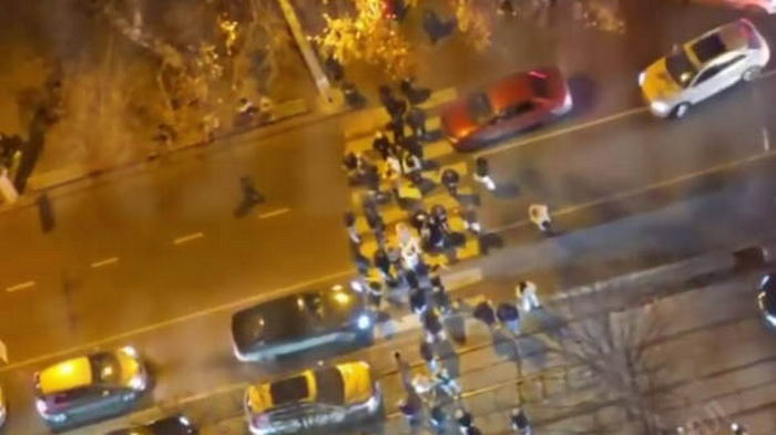 В Одессе вчера перекрывали улицы в двух районах из-за отсутствия света после обстрелов