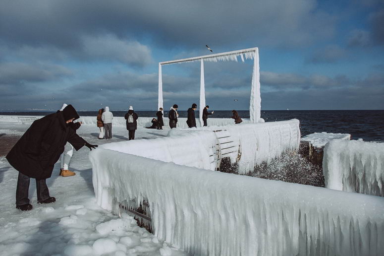 На одеських пляжах розпочався льодовиковий період (фото)