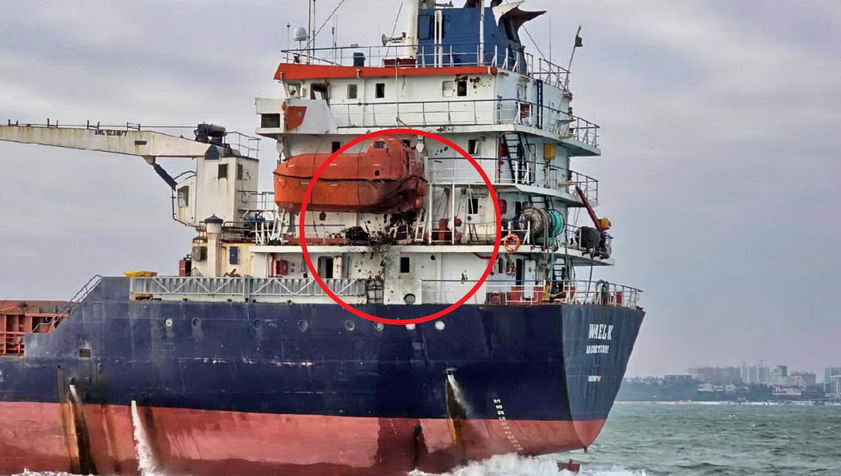 Россия сегодня атаковала 2 судна возле Одессы — погиб моряк