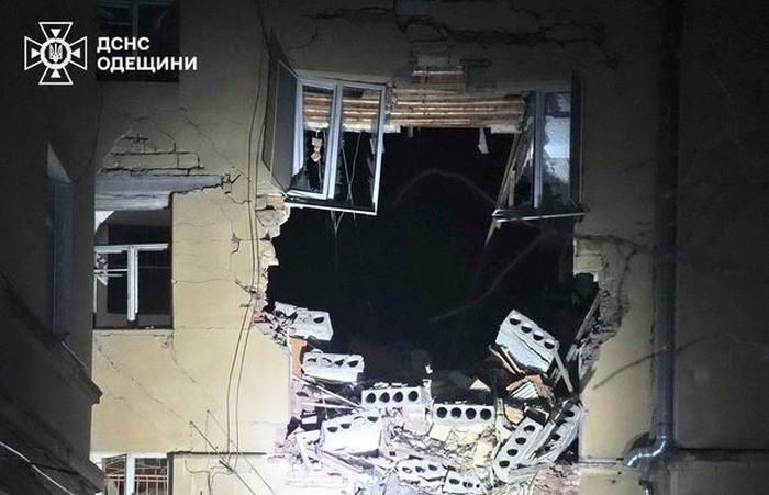 Россия массированно атаковала Одессу – повреждены десятки домов (фото)