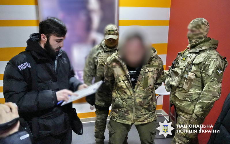 Сотрудник ТЦК в Одесской области за 9000 долларов обещал «негодность» военнообязанному