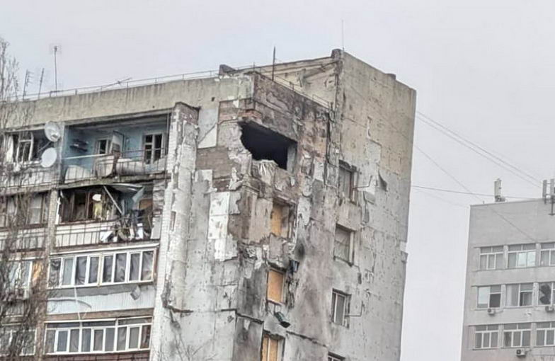 В Одессе российские дроны атаковали многоэтажку и рынок