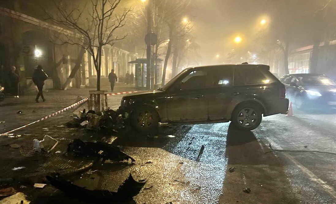 В центре Одессы пьяный водитель Range Rover отправил двух человек в больницу после ДТП