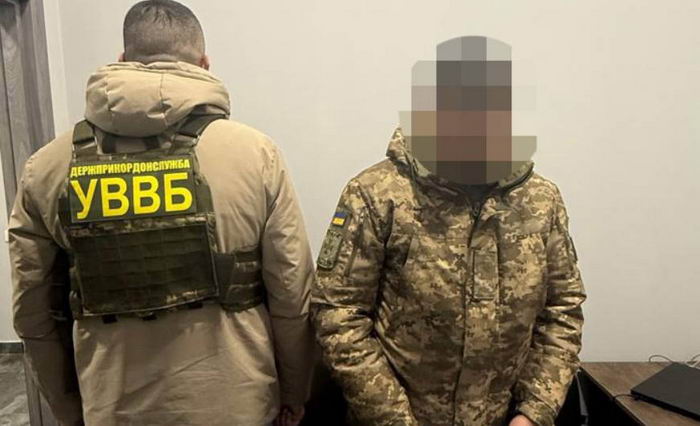 Пограничник в Одесской области за 3000 долларов пропускал уклонистов через границу