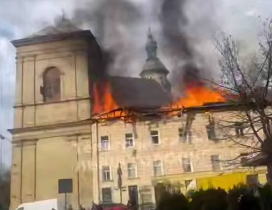 Россия ударила в 20 метрах от 400-летней церкви Святого Андрея во Львове