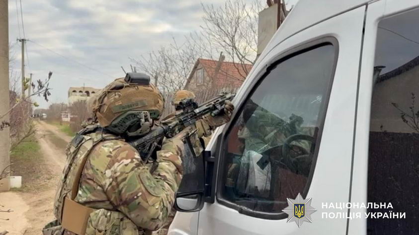 Одесского стрелка ликвидировали, двое полицейских в тяжелом состоянии (видео)