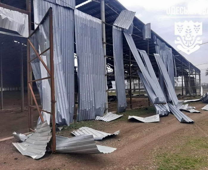 Россия атаковала сегодня в Одесской области ангары с зерном