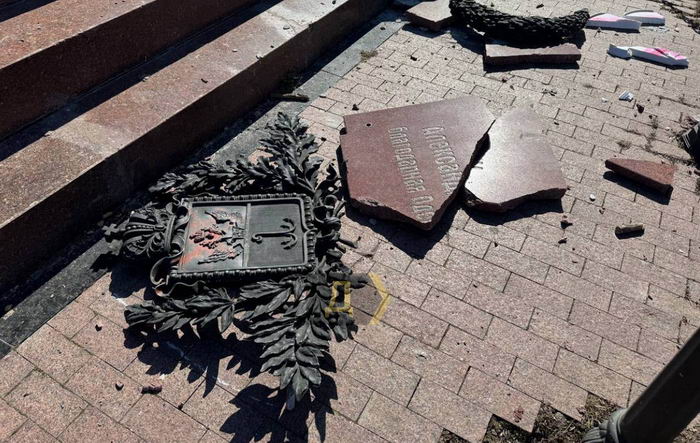 В Одессе повредили российско-имперскую достопримечательность — Александровскую колонну