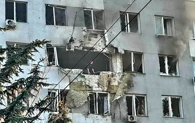 В Одессе российский дрон атаковал жилой 9-этажный дом – один человек погиб