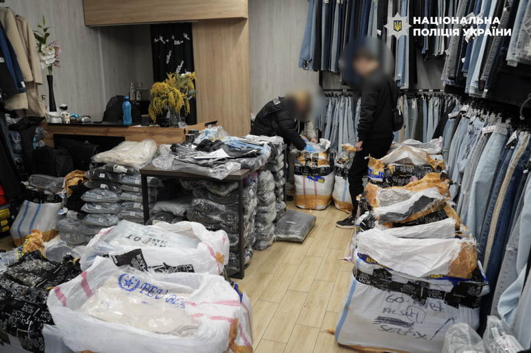 В Одесской области одежду на 44 млн гривен провезли в качестве гуманитарной помощи
