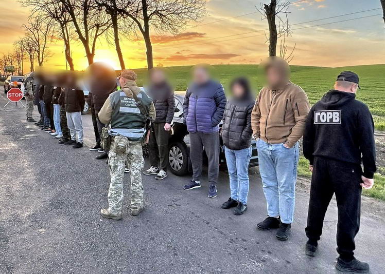 На севере Одесчины пограничники задержали 9 мужчин, пытавшихся бежать в Молдову