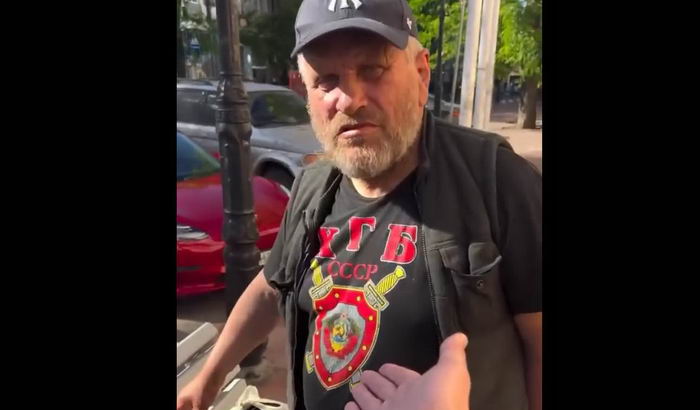 Одесский ждун надел футболку «СССР» и разозлил зарубежных туристов