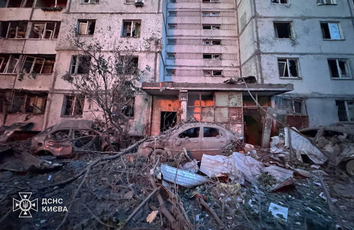 На Киев ночью летели десятки российских крылатых и баллистических ракет — ранены более 60 человек