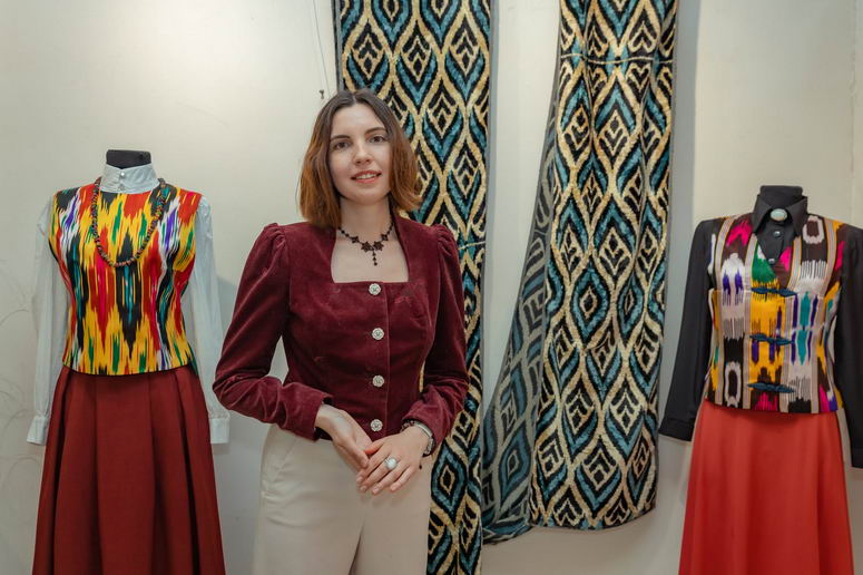 В галерее Городского сада открылась выставка Майи Макеевой «Путешествие через восточную сказку»