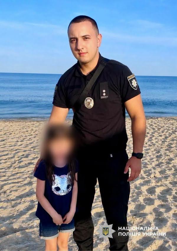 На пляже в Затоке разыскали потерявшуюся 5-летнюю девочку