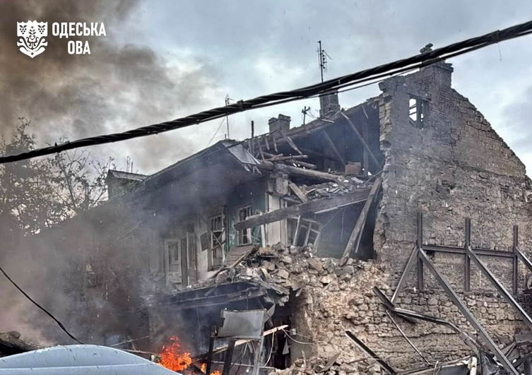 На Пересыпи российский дрон попал в жилой дом