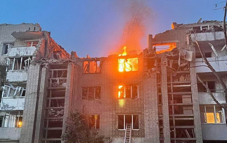 Россия била ракетами по жилым домам Львова и Киева, есть погибшие