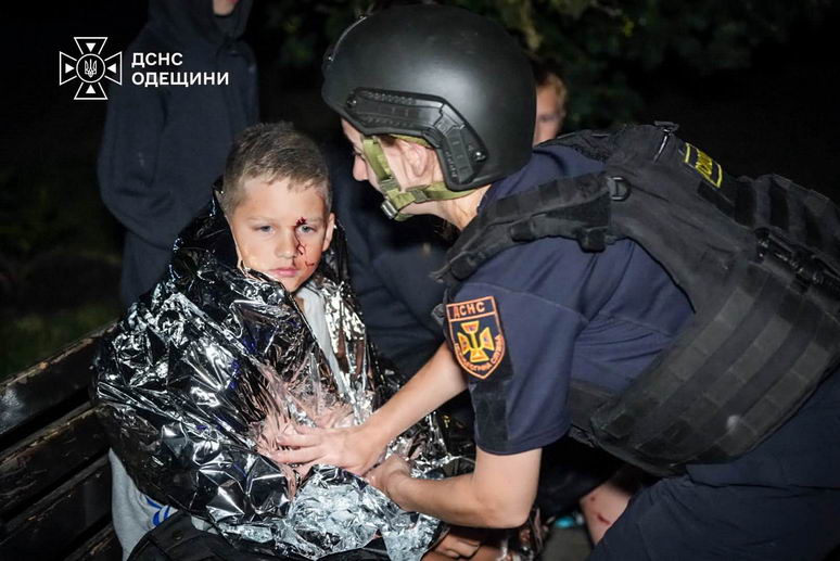 В Одессе российская «бандероль» атаковала 21-этажное здание — 17 человек пострадали
