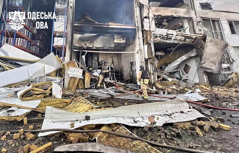 Рашисты атаковали под Одессой крупный промышленный объект — три человека ранены