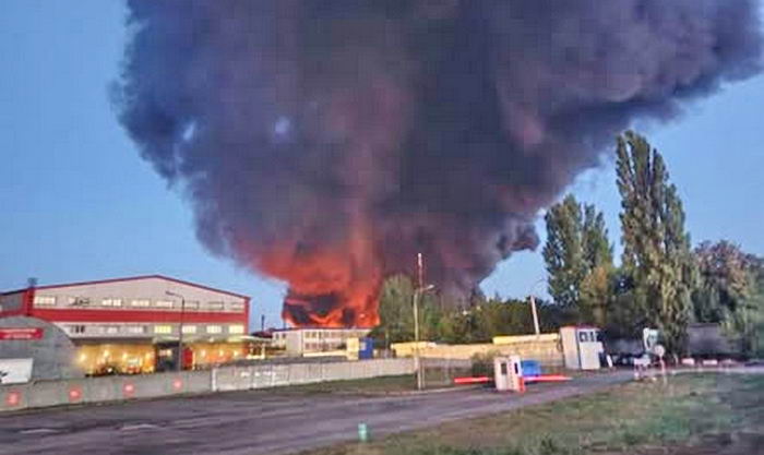 Под Одессой горит складской терминал после атаки россии