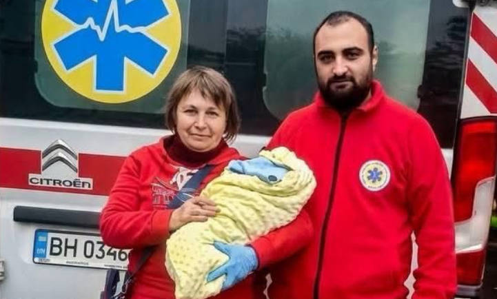 В Одесской области медики приняли роды прямо в автомобиле скорой помощи