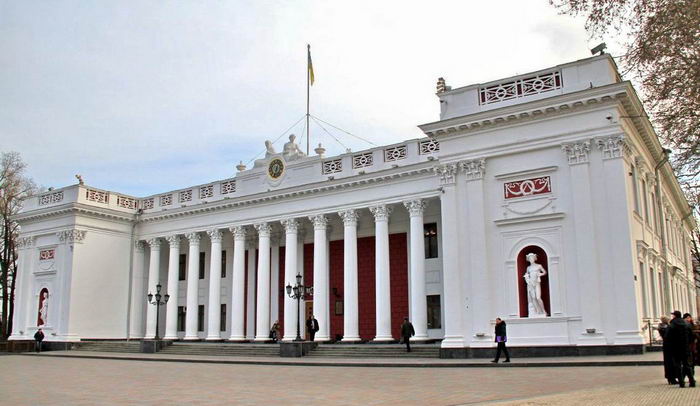 Задержаны три чиновника Одесской мэрии — нанесли ущерб на 560 млн гривен